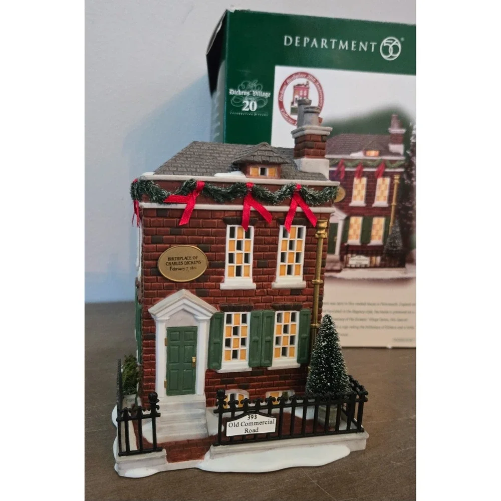Department 56‎ Dickens' Birthplace Special Edition Dickens Village w Pin dept 56